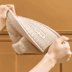 Pantufa Nuvem Peluciada de Inverno Premium – Conforto Que Aquece Seus Pés