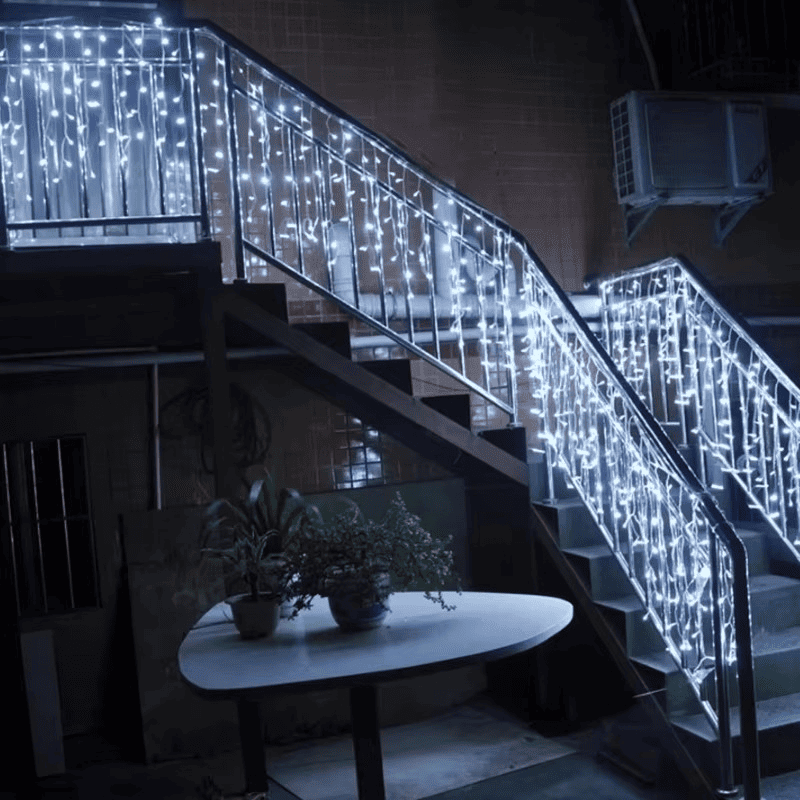 Cortina de LED Natalina 300 Luzes – 8 Efeitos Mágicos de Iluminação